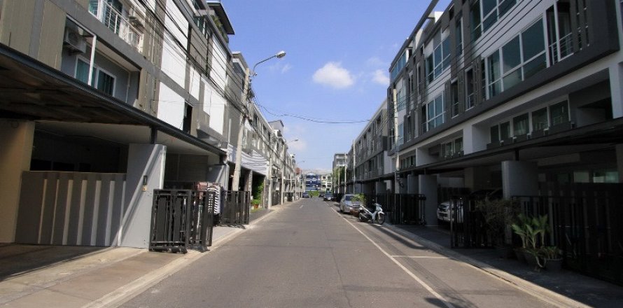 Townhouse in Bangkok, Thailand 3 bedrooms № 65963