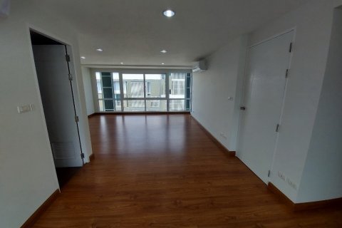Townhouse in Bangkok, Thailand 3 bedrooms № 65963 - photo 12