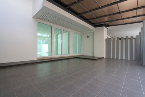 Townhouse in Bangkok, Thailand 3 bedrooms № 65963 - photo 6