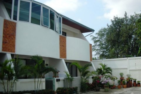 Casa de 2 dormitorios en Pattaya, Tailandia № 204552 - foto 12