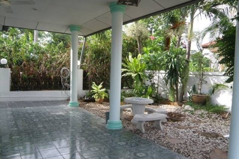 Casa de 2 dormitorios en Pattaya, Tailandia № 204556 - foto 11