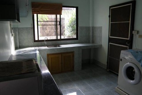 Casa de 2 dormitorios en Pattaya, Tailandia № 204556 - foto 15