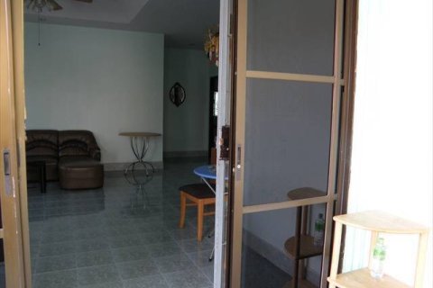 Casa de 2 dormitorios en Pattaya, Tailandia № 204556 - foto 14