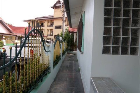 Casa de 2 dormitorios en Pattaya, Tailandia № 204556 - foto 12