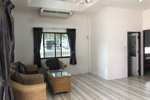 Casa de 3 dormitorios en Pattaya, Tailandia № 204554 - foto 19