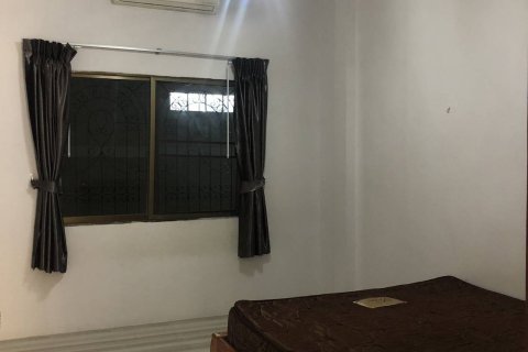 Casa de 3 dormitorios en Pattaya, Tailandia № 204554 - foto 4