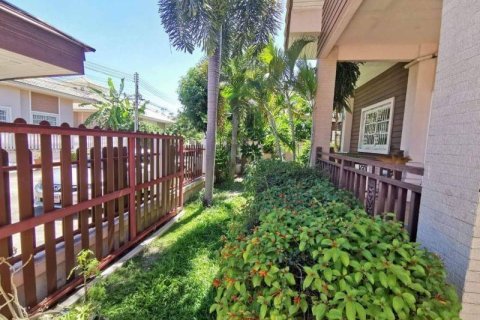 Casa de 3 dormitorios en Pattaya, Tailandia № 204553 - foto 7