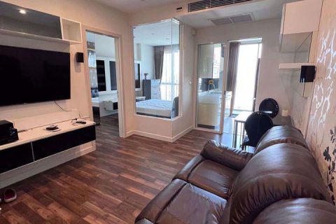 Condominio de 1 dormitorio en Phra Khanong, Bangkok, Tailandia № 47924 - foto 3