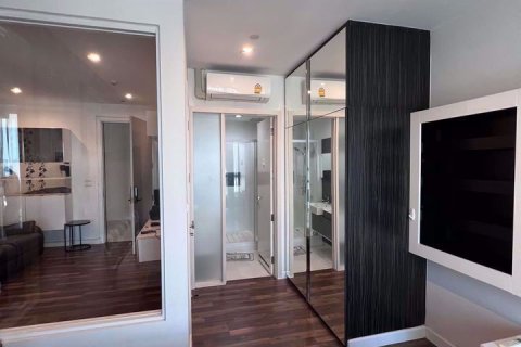 Condominio de 1 dormitorio en Phra Khanong, Bangkok, Tailandia № 47924 - foto 9