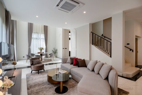 Maison à Bangkok, Thaïlande 5 chambres № 180407