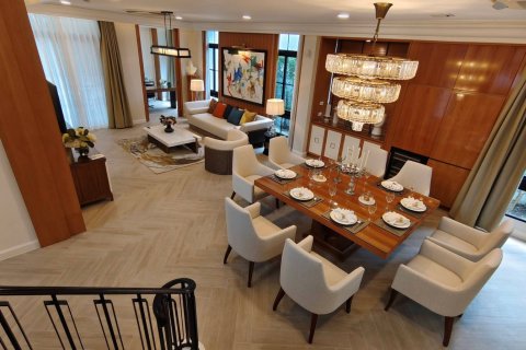 Maison à Bangkok, Thaïlande 5 chambres № 180401