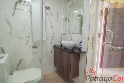Condominio de 2 dormitorios en Bang Lamung, Tailandia № 32250 - foto 26