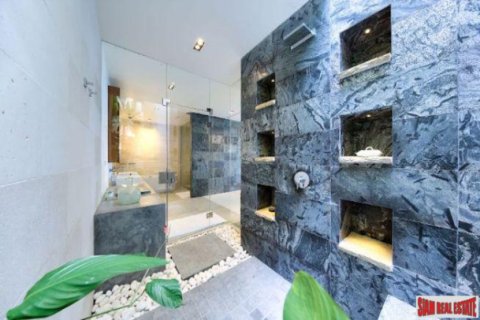 Chalet de 5 dormitorios en Surat Thani, Tailandia № 203105 - foto 3