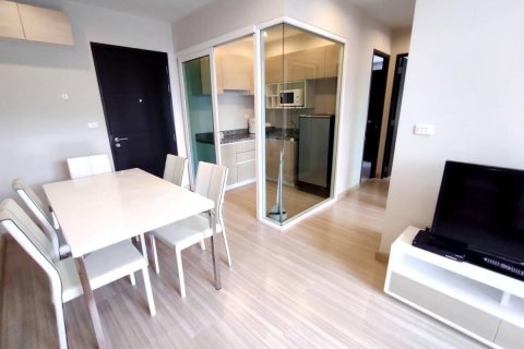 Condominio de 2 dormitorios en Khan Na Yao, Bangkok, Tailandia № 173187 - foto 2