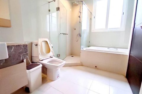 Condominio de 2 dormitorios en Khan Na Yao, Bangkok, Tailandia № 173187 - foto 14