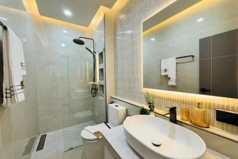 Casa de 3 dormitorios en Pattaya, Tailandia № 146473 - foto 30
