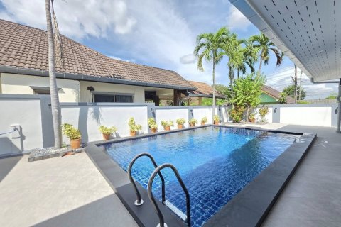 Casa de 3 dormitorios en Pattaya, Tailandia № 146474 - foto 5