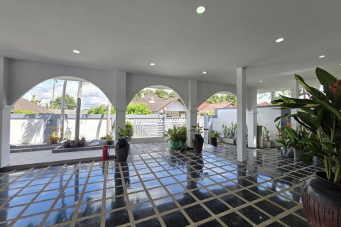 Casa de 3 dormitorios en Pattaya, Tailandia № 146474 - foto 8