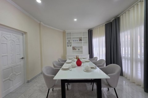Casa de 3 dormitorios en Pattaya, Tailandia № 146474 - foto 14