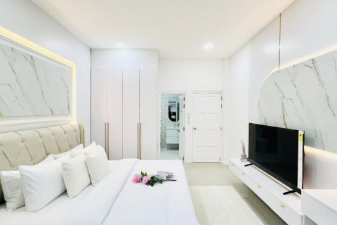 Casa de 3 dormitorios en Pattaya, Tailandia № 146472 - foto 10