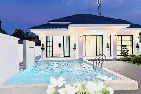 Casa de 3 dormitorios en Pattaya, Tailandia № 146472 - foto 21