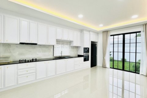 Casa de 3 dormitorios en Pattaya, Tailandia № 146472 - foto 7