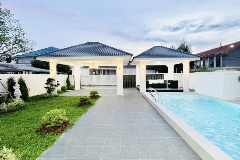 Casa de 3 dormitorios en Pattaya, Tailandia № 146472 - foto 28