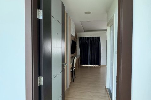 Condominio de 3 dormitorios en Samut Prakan, Tailandia № 151260 - foto 6