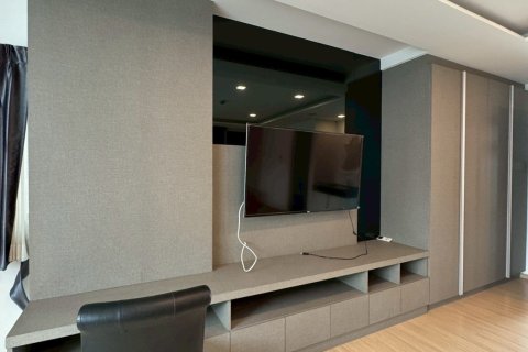 Condominio de 3 dormitorios en Samut Prakan, Tailandia № 151260 - foto 5
