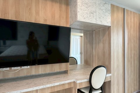 Condominio de 3 dormitorios en Samut Prakan, Tailandia № 151260 - foto 11