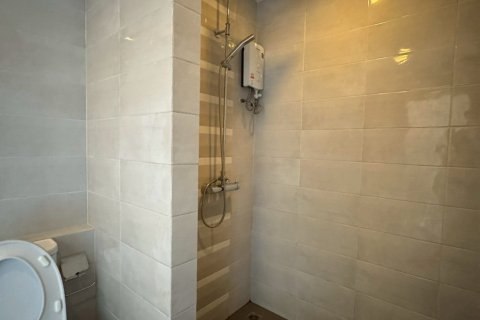 Condominio de 3 dormitorios en Samut Prakan, Tailandia № 151260 - foto 23