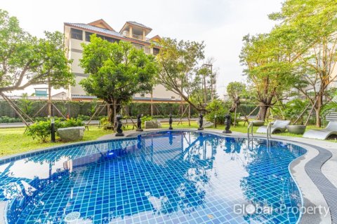 Condo in Pattaya, Thailand, 2 bedrooms № 47012 - photo 29