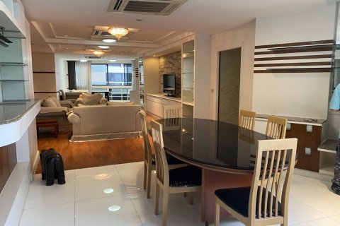 Eigentumswohnung in Watthana, Bangkok, Thailand, 3 Schlafzimmer № 200699 - Foto 8