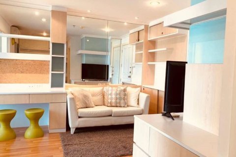Condominio de 1 dormitorio en Ratchathewi, Bangkok, Tailandia № 200694 - foto 4