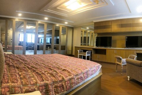 Condominio de 4 dormitorios en Bangkok, Tailandia № 65718 - foto 13