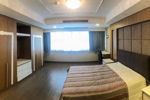 Condominio de 4 dormitorios en Bangkok, Tailandia № 65718 - foto 15