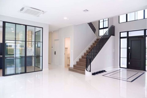 Condominio de 5 dormitorios en Prawet, Bangkok, Tailandia № 47537 - foto 3