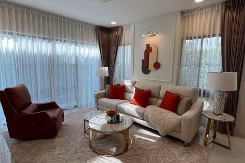 Casa de 4 dormitorios en Prawet, Bangkok, Tailandia № 47538 - foto 2