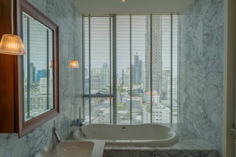Condominio de 2 dormitorios en Bangkok, Tailandia № 180524 - foto 26
