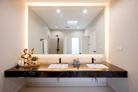 Casa de 5 dormitorios en Bangkok, Tailandia № 180525 - foto 19
