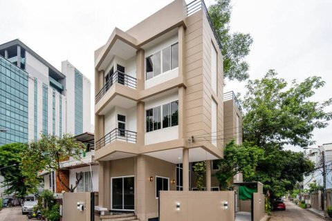Casa de 5 dormitorios en Bangkok, Tailandia № 180525 - foto 28