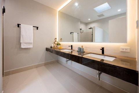 Casa de 5 dormitorios en Bangkok, Tailandia № 180525 - foto 20
