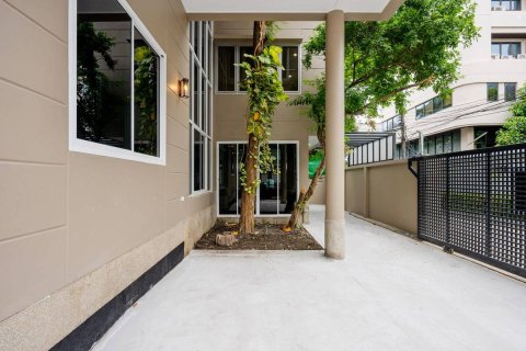 Casa de 5 dormitorios en Bangkok, Tailandia № 180525 - foto 24