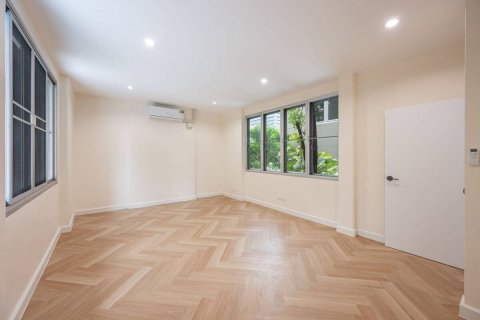 Casa de 5 dormitorios en Bangkok, Tailandia № 180525 - foto 21