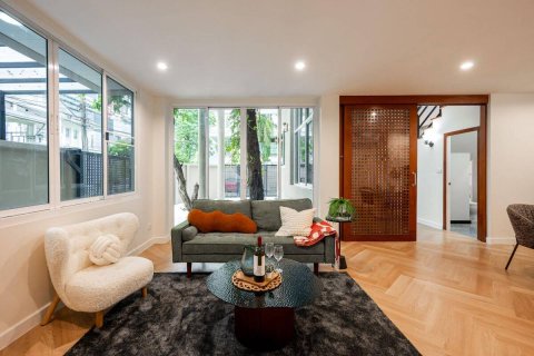 Casa de 5 dormitorios en Bangkok, Tailandia № 180525 - foto 9
