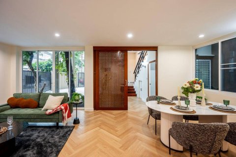 Casa de 5 dormitorios en Bangkok, Tailandia № 180525 - foto 7