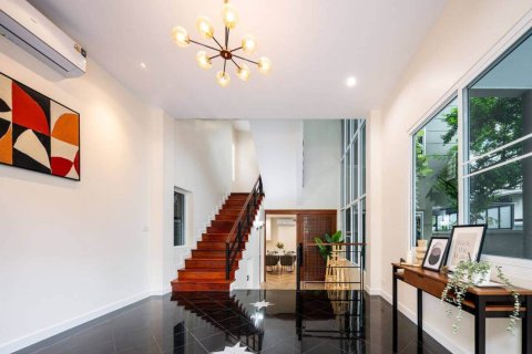 Casa de 5 dormitorios en Bangkok, Tailandia № 180525 - foto 13