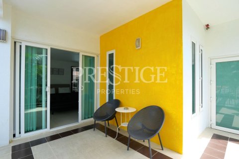 Casa de 3 dormitorios en Pattaya, Tailandia № 202385 - foto 13
