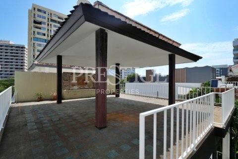 Casa de 3 dormitorios en Pattaya, Tailandia № 202385 - foto 15