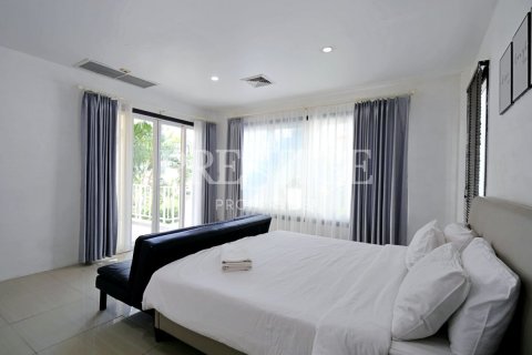 Casa de 3 dormitorios en Pattaya, Tailandia № 202385 - foto 12